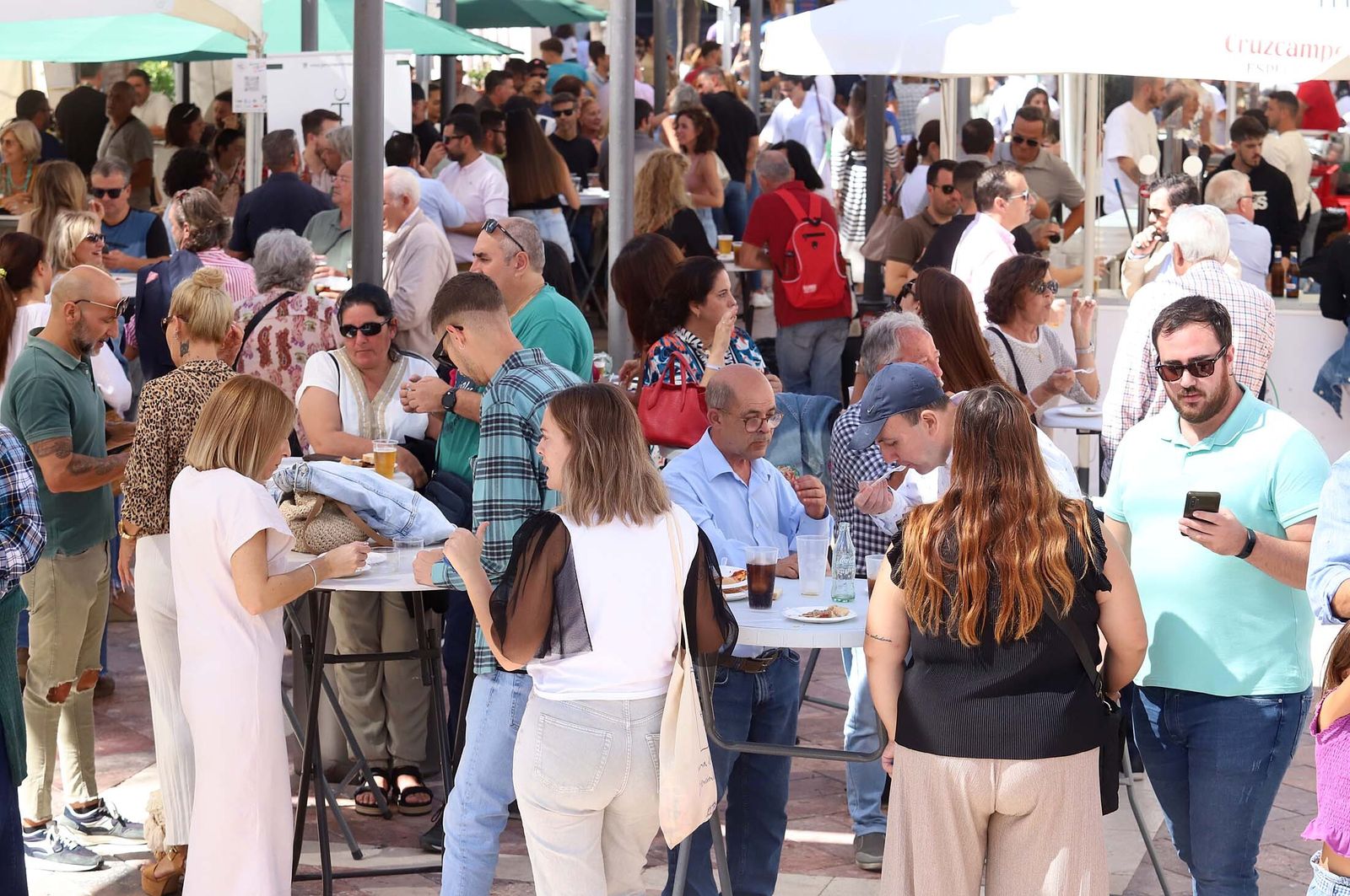 Imágenes del gran ambiente en el segundo día de la Feria de la Tapa