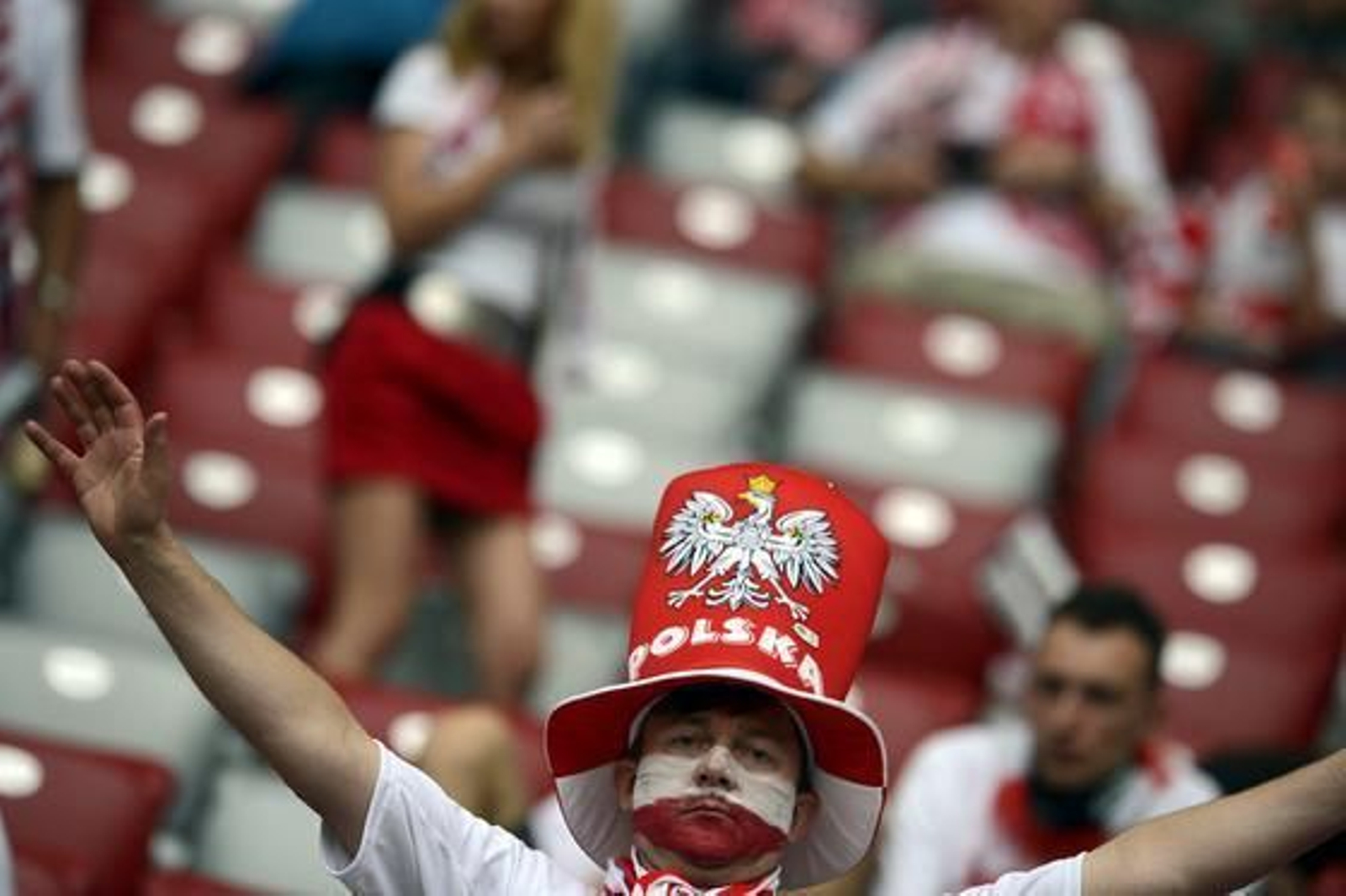 Polonia y Rusia empatan 1-1 en un partido loco en el que cualquiera pudo ganar.  Foto: EFE