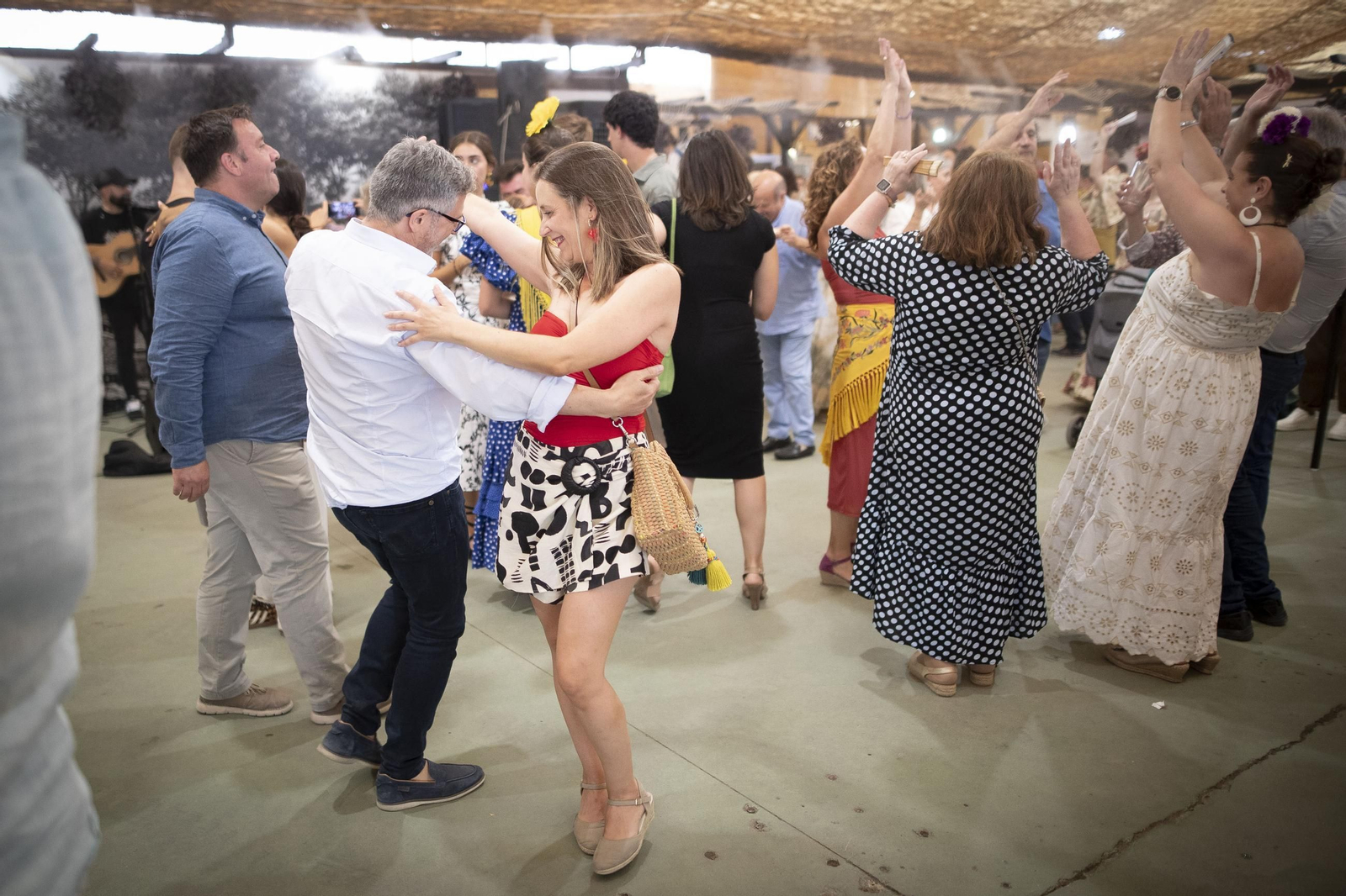 Granada vive su tercer día de Corpus entre comida, baile y columpios: las imágenes