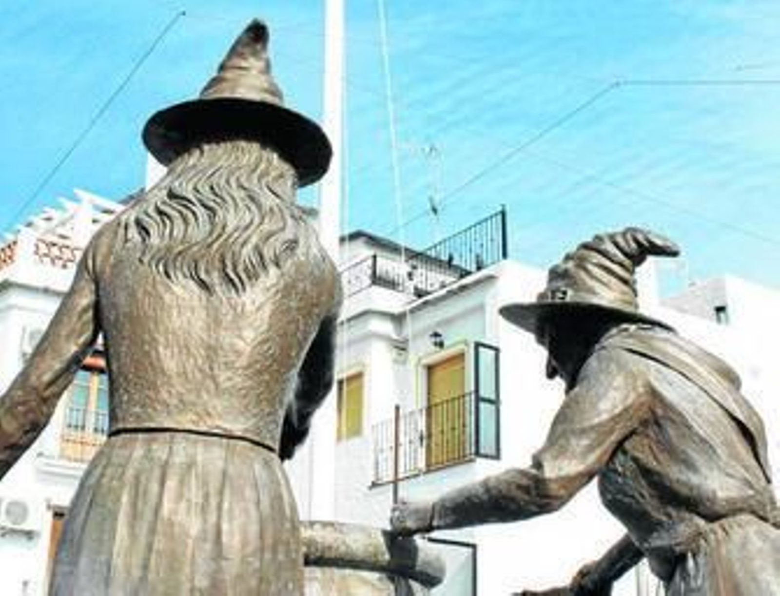 La brujería es una de las apuestas por el sector turístico de la localidad alpujarreña. La brujería es una de las apuestas por el sector turístico de la localidad alpujarreña.