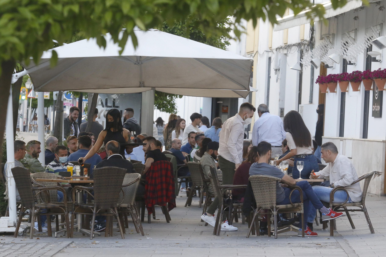 Terraza en la zona de la Ribera.