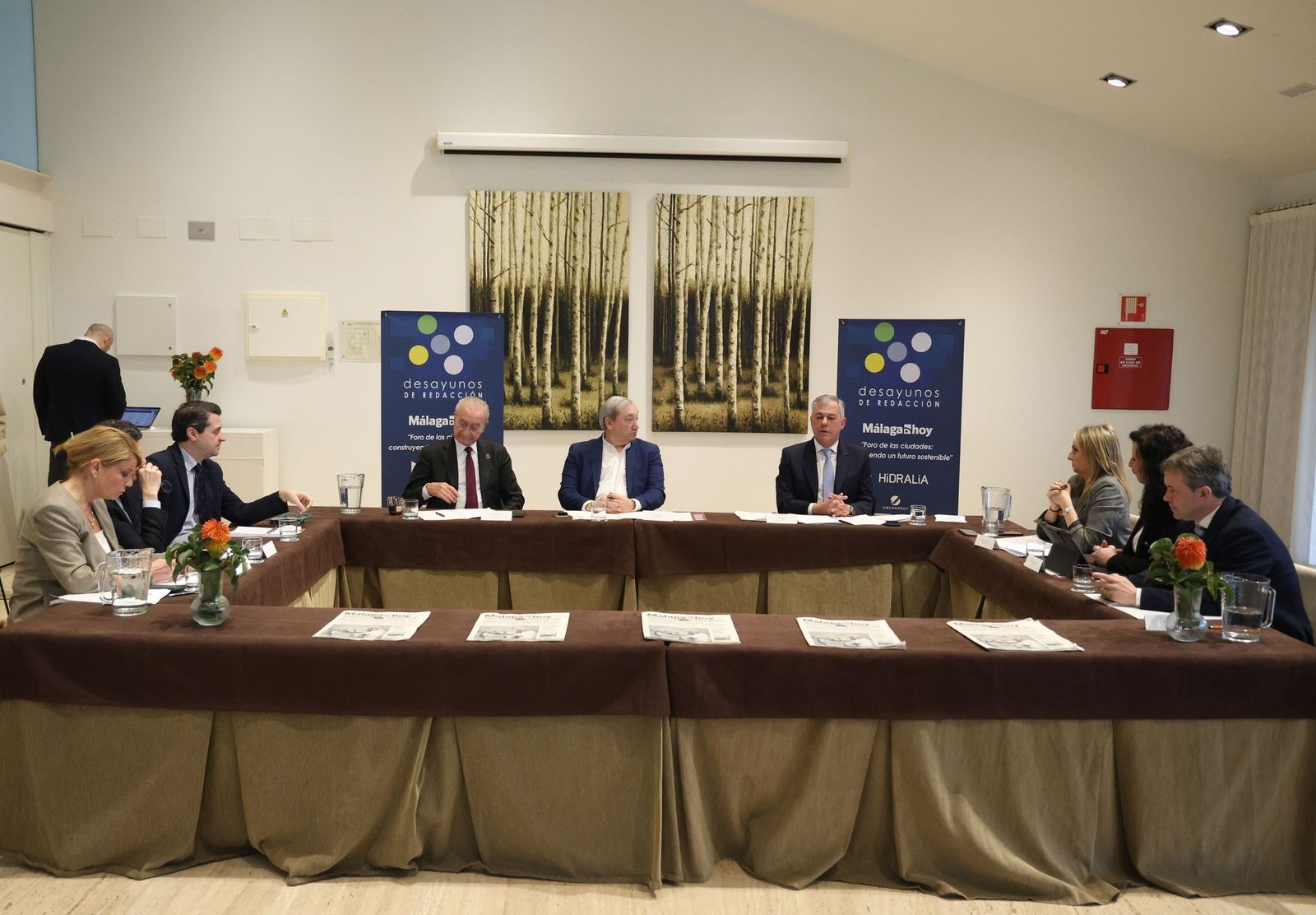 El 'Foro de las ciudades', organizado por el Grupo Joly en Antequera, en imágenes