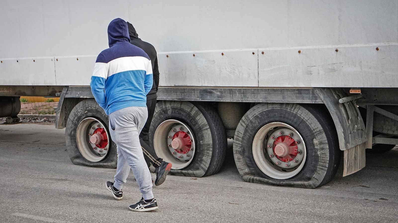 Quinto día de huelga de transporte y empieza a notarse ya la falta de algunos productos