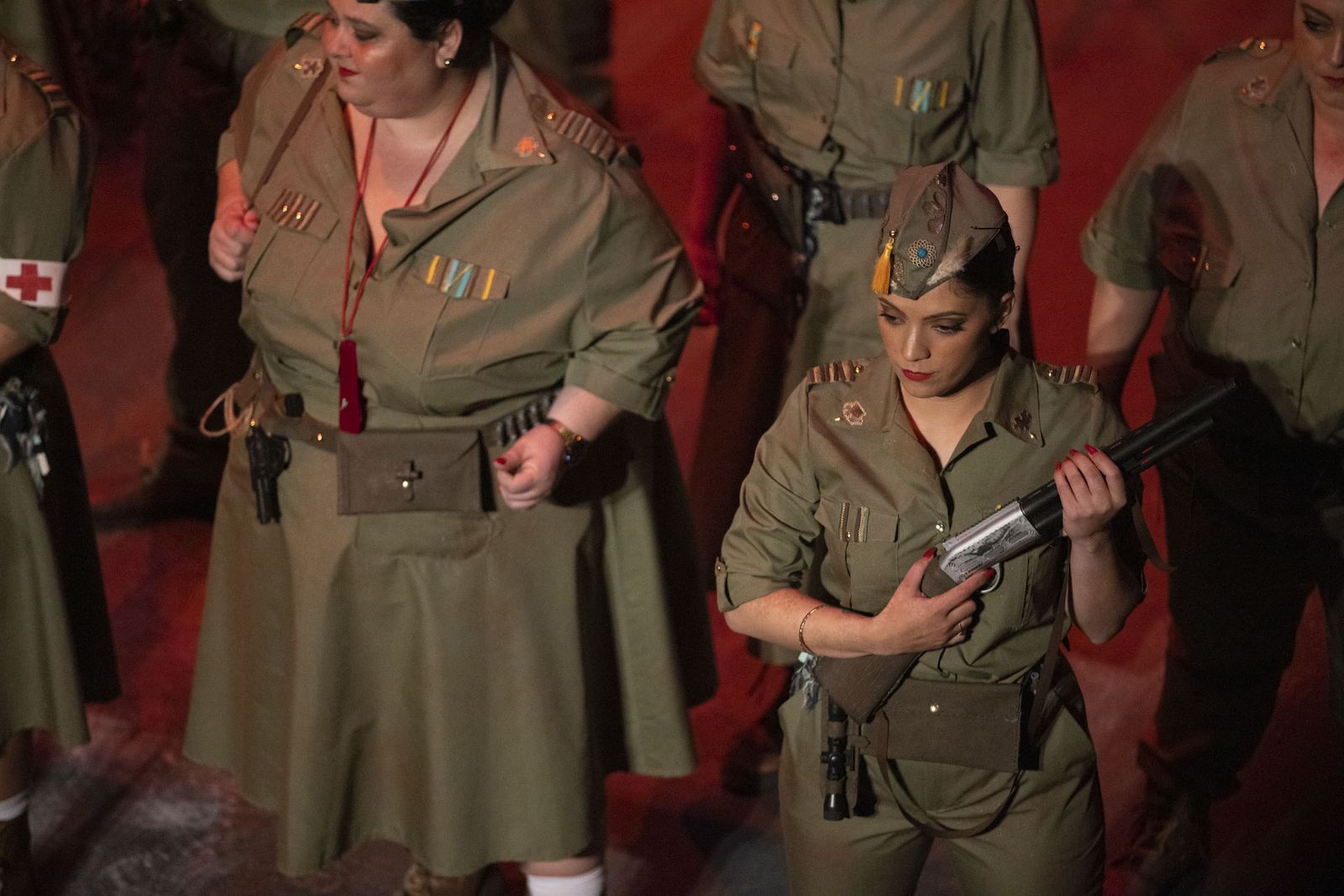 Imágenes de la actuación de la comparsa de Punta Umbría 'Las intrépidas' en el Carnaval Colombino