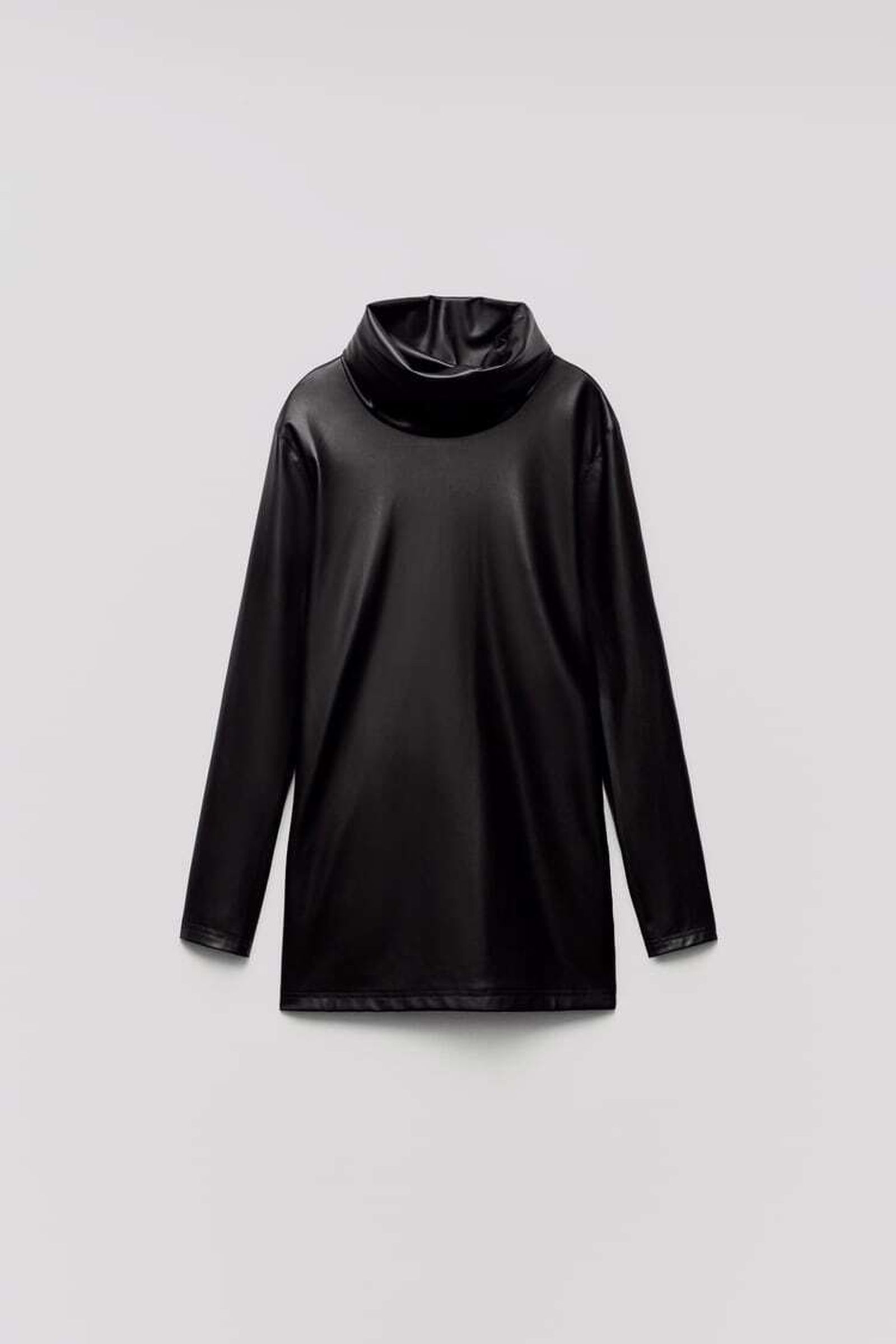 Vestido corto efecto piel de Zara