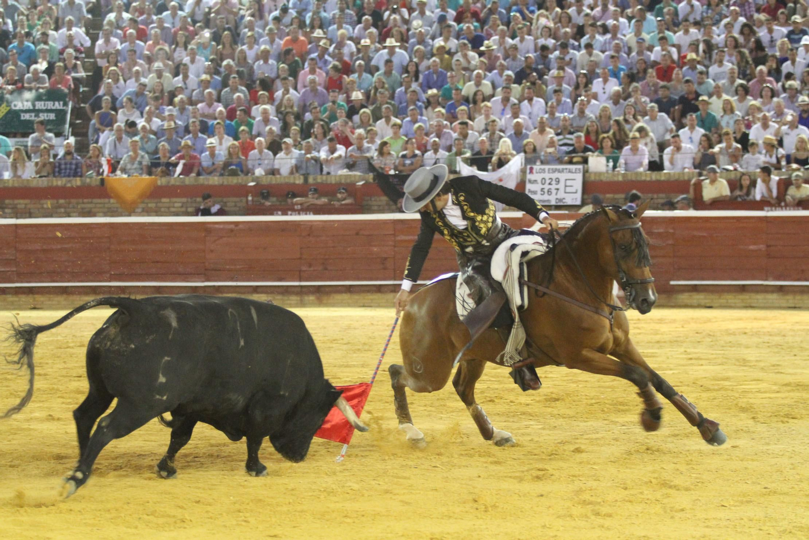 Festejo de Rejones en el coso de La Merced por Colombinas.