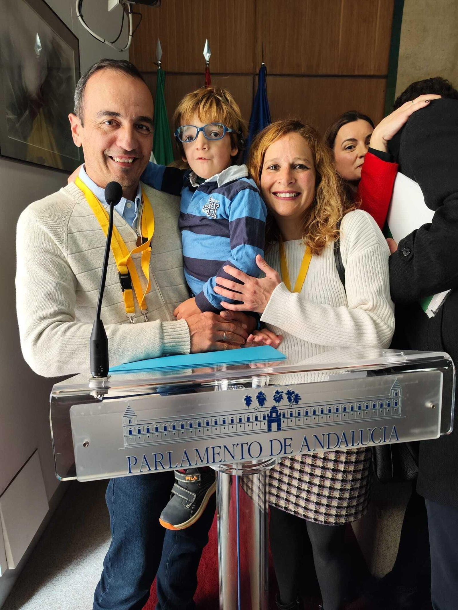 Pablo y sus padres. Pablo y sus padres.