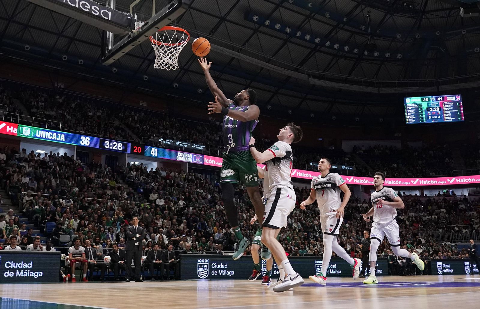 Las imágenes del Unicaja-Covirán Granada