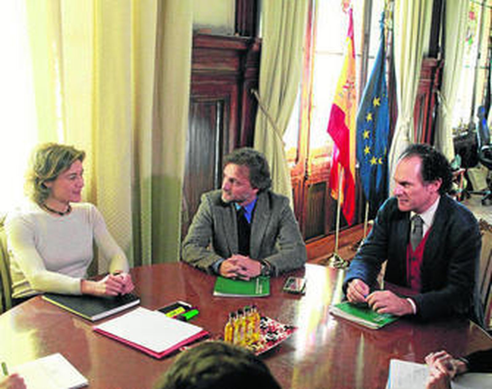 La ministra en funciones, Isabel García Tejerina, se reunió con el consejero y viceconsejero de Medio Ambiente.