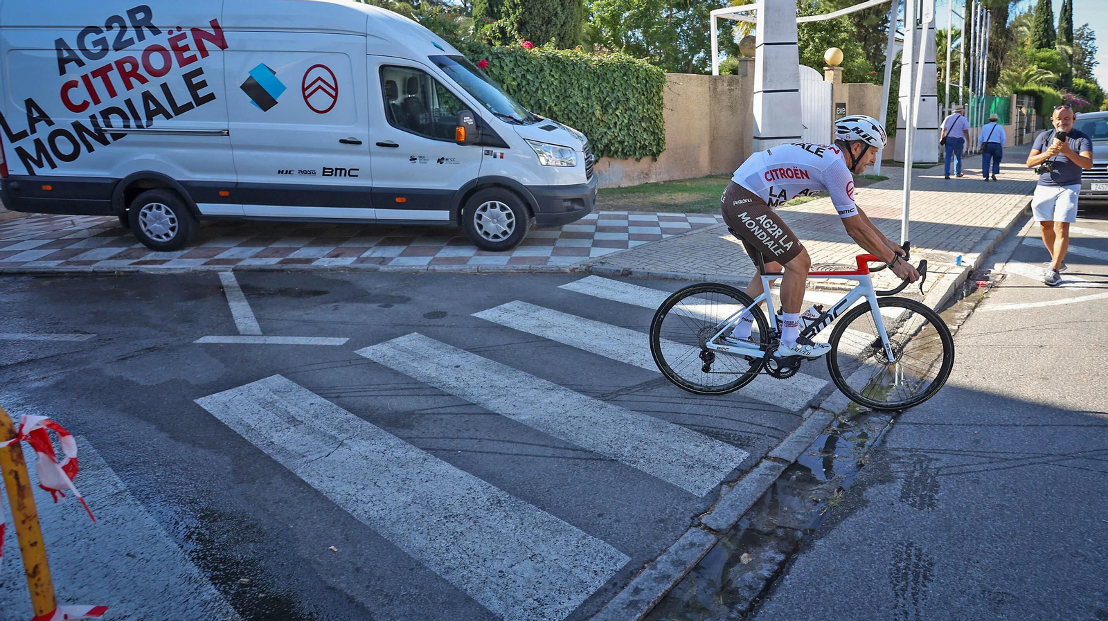 La Vuelta Ciclista a España llena los hoteles de Jerez