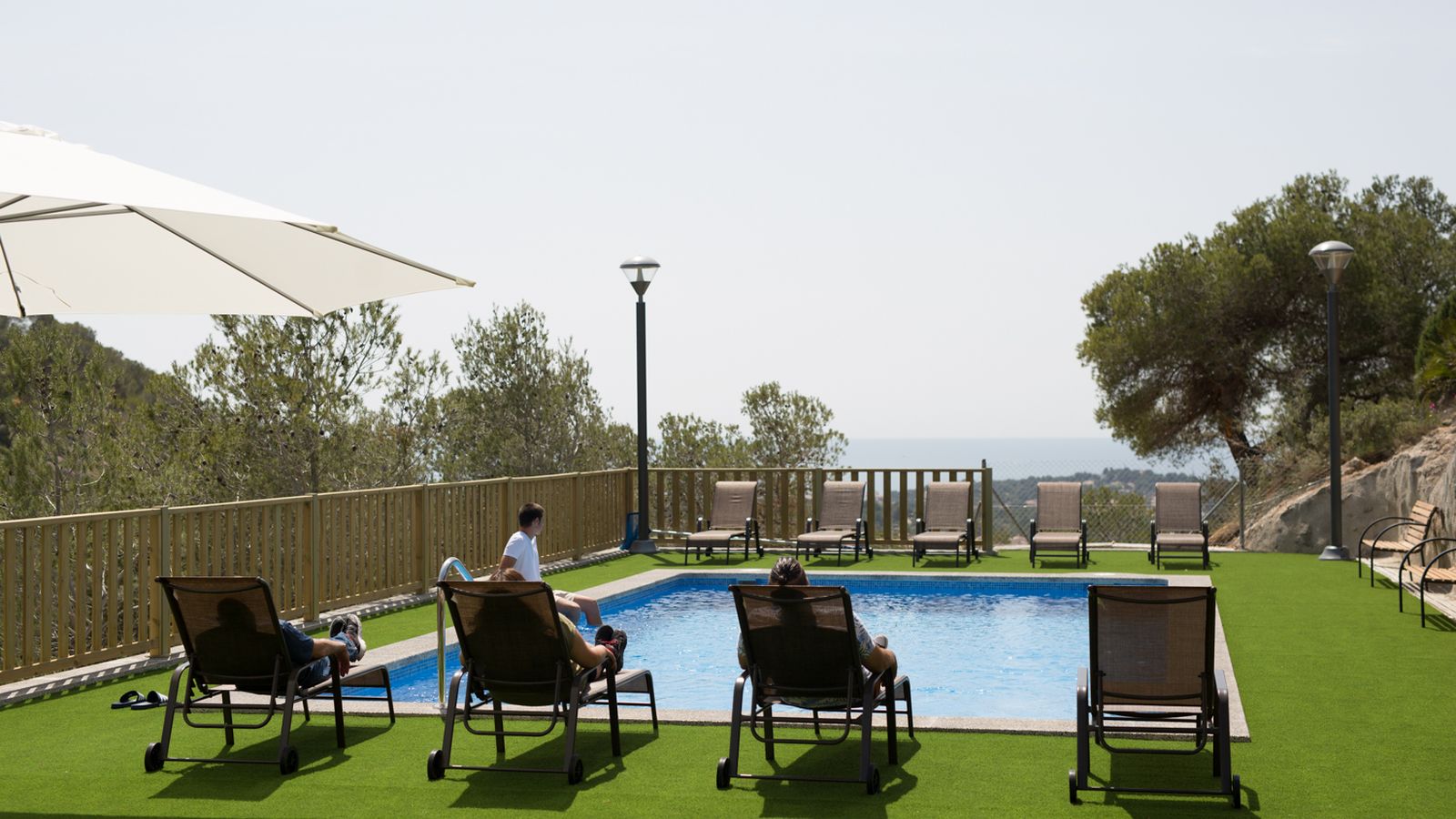 Piscina de una de las clínicas de ingreso de CC Adicciones.