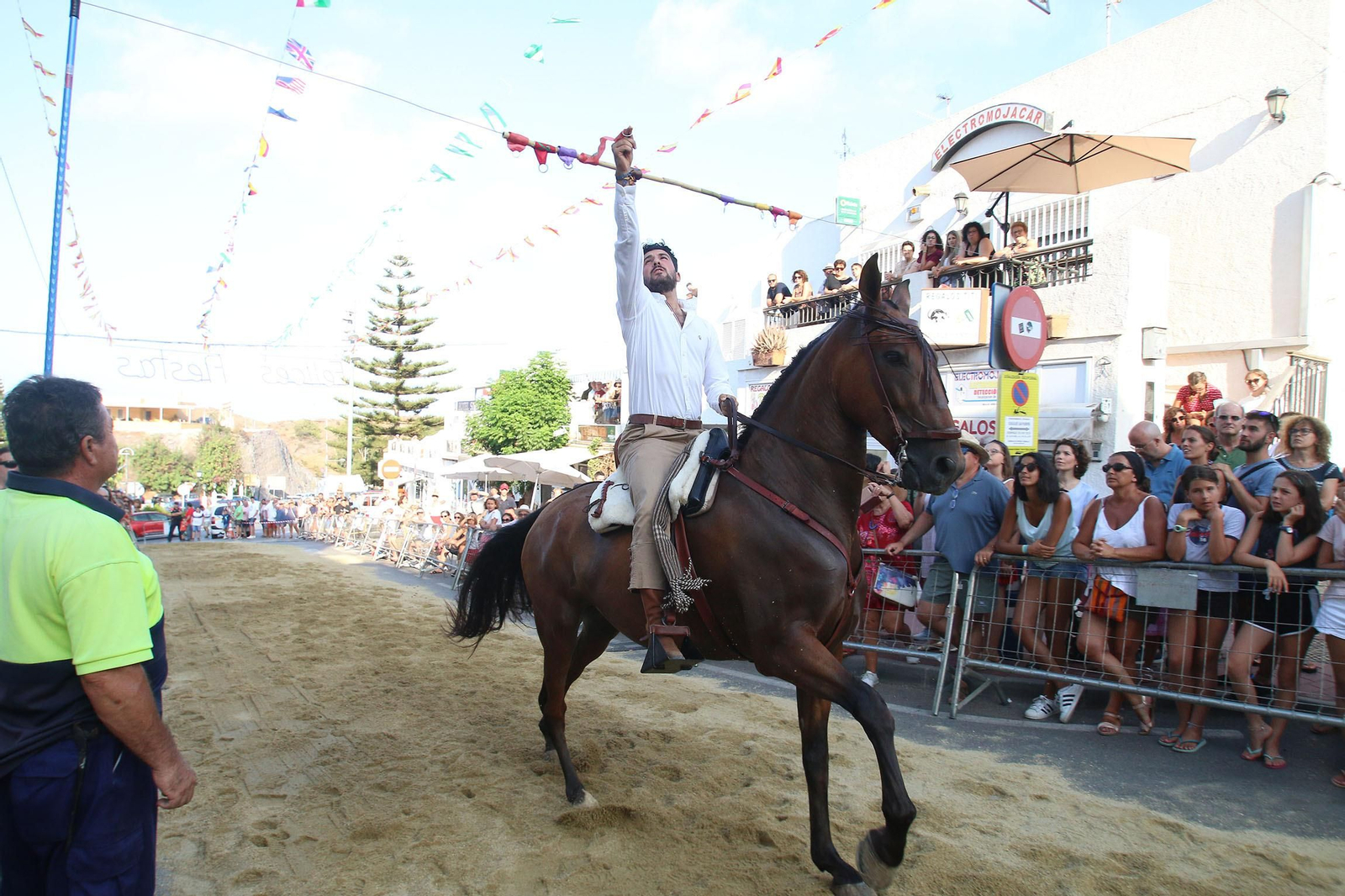 Fotogalería de la carrera de cintas a caballo en Mojácar