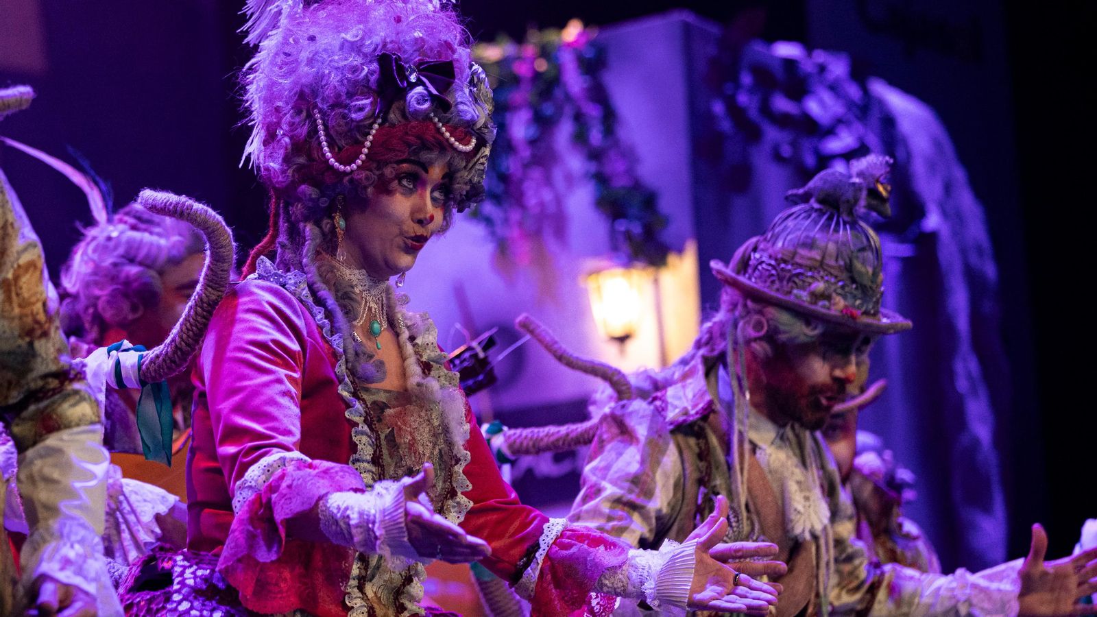 Búscate entre las mejores imágenes de la final del COAC 2025 del Carnaval de Cádiz