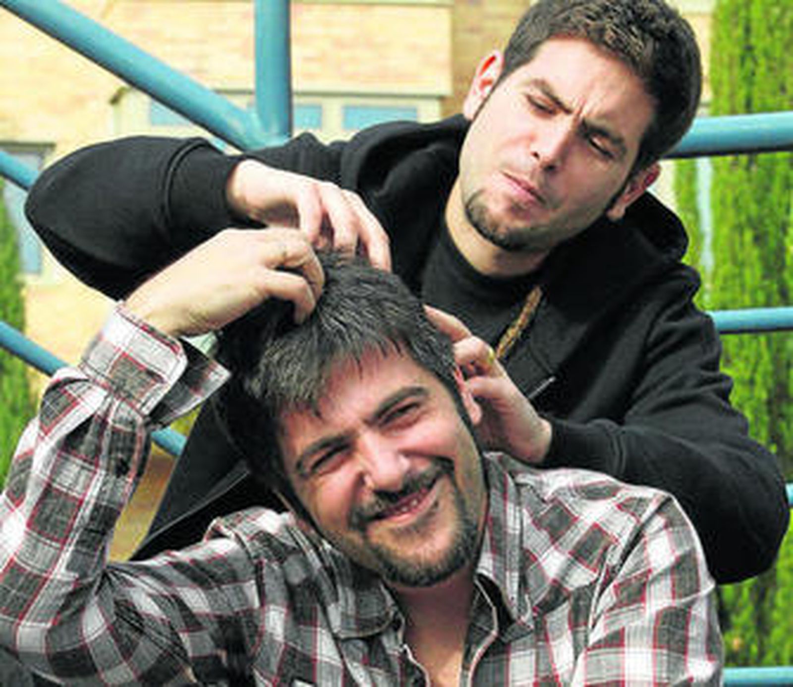 Los hermanos Muñoz actúan mañana en el Estadio de La Cartuja.