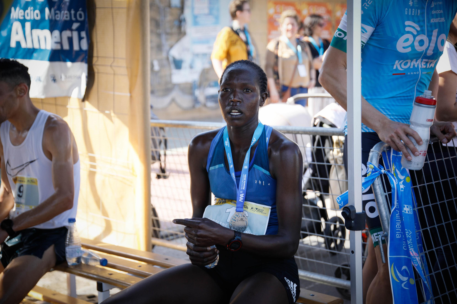 Imágenes de la llegada de la Media maratón Ciudad de Almería