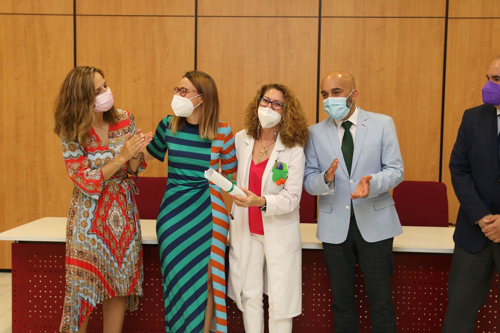 Fotogalería del reconocimiento a los trabajadores de la residencia de la FAAM que se autoconfinaron