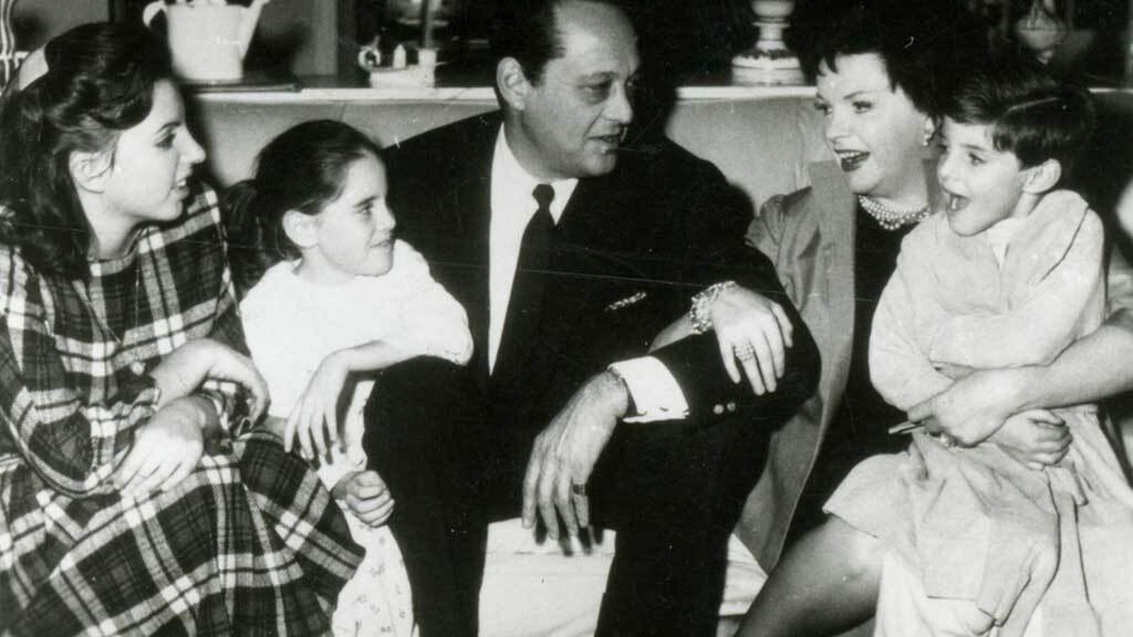 Judy Garland y Disney Lufth, con su familia