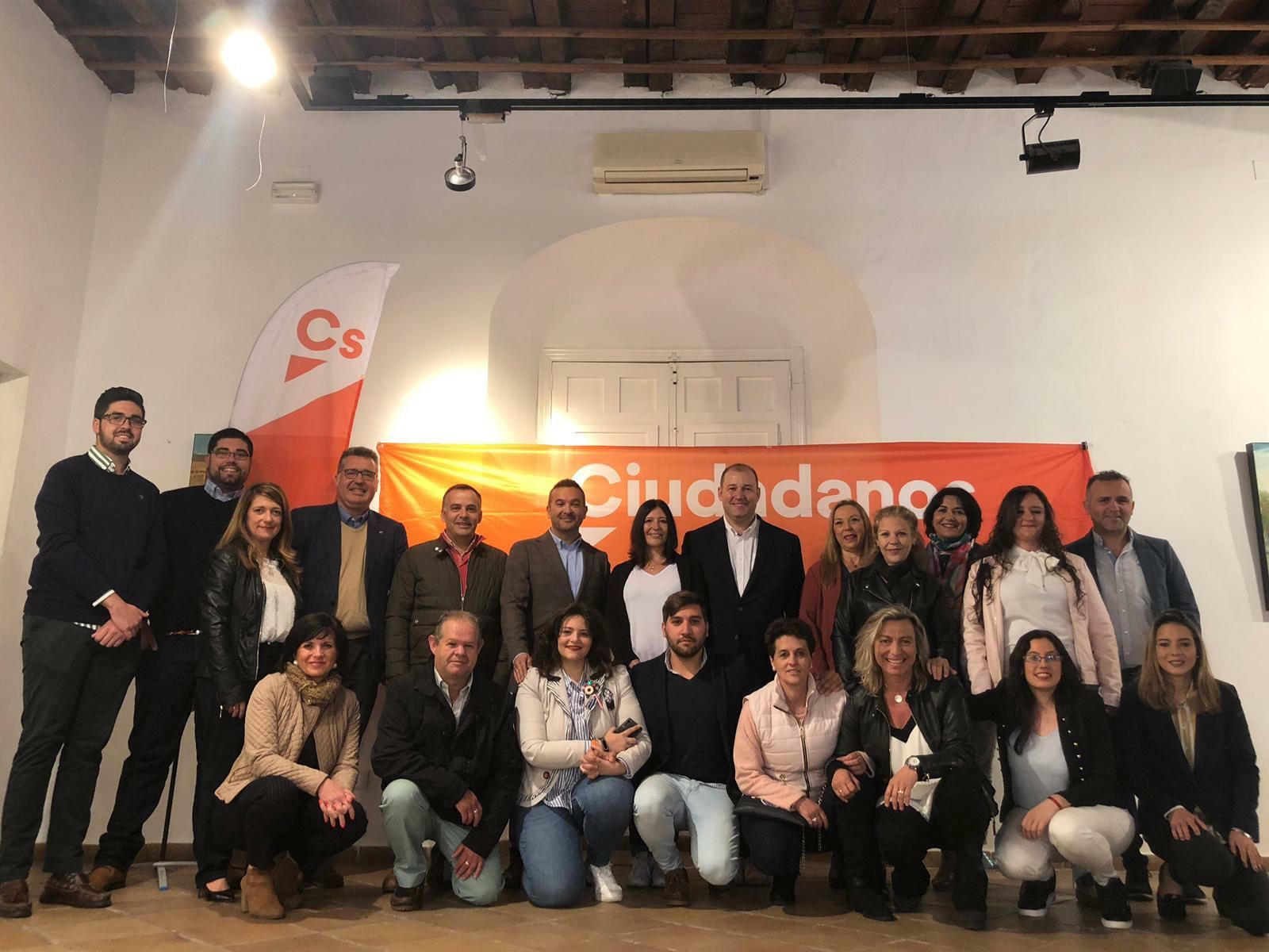 Cs se presenta en El Carpio para trabajar contra la “sensación de dejadez” que tienen los vecinos