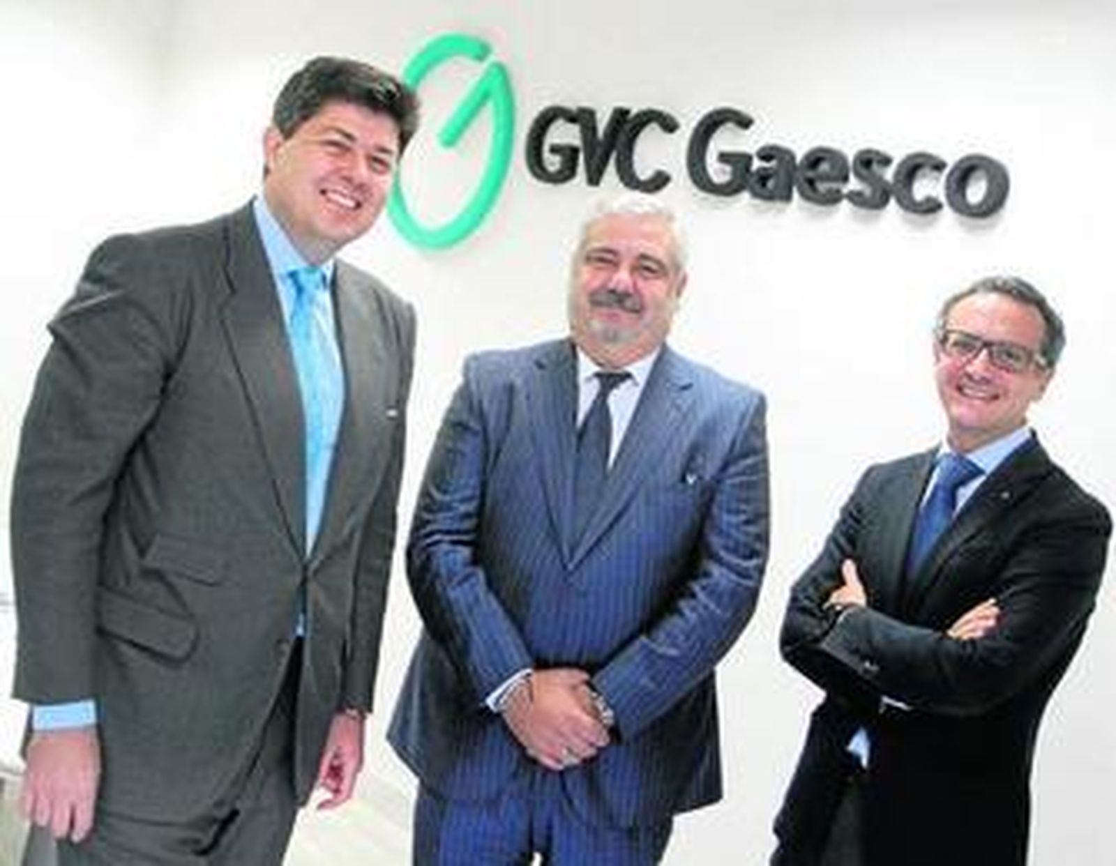 Ignacio Fernández-Montes, director de banca privada en Andalucía; Gustavo Rodríguez, director comercial en Madrid y responsable de la Zona Sur; y Luis Fuentes, delegado de GVC Gaesco en Andalucía.