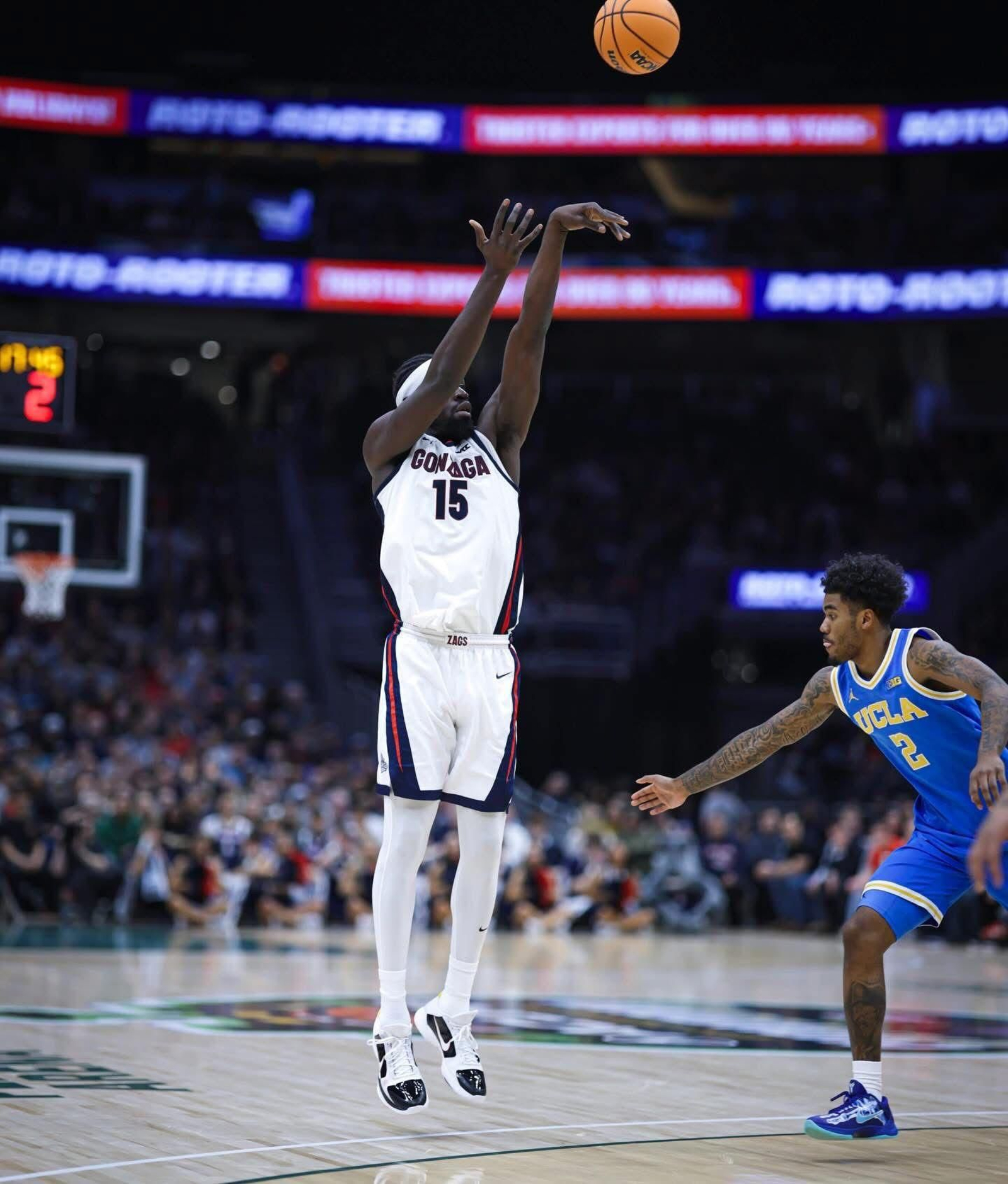 NCAA: Mario Saint-Supéry, 12 puntos y victoria de Gonzaga