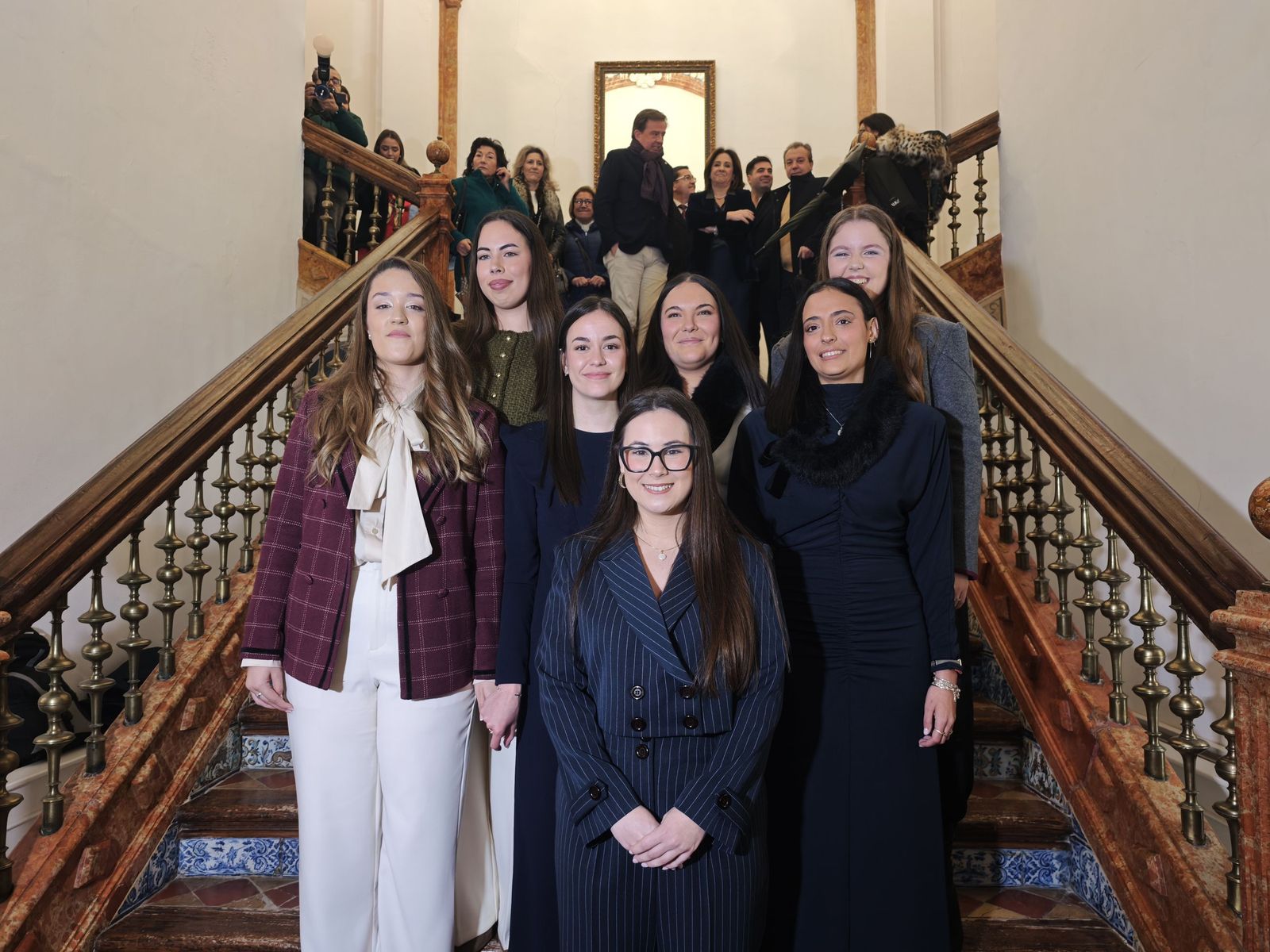 Carmel Alba Delgado, en el centro, junto al resto de la Corte Aracelitana 2026.