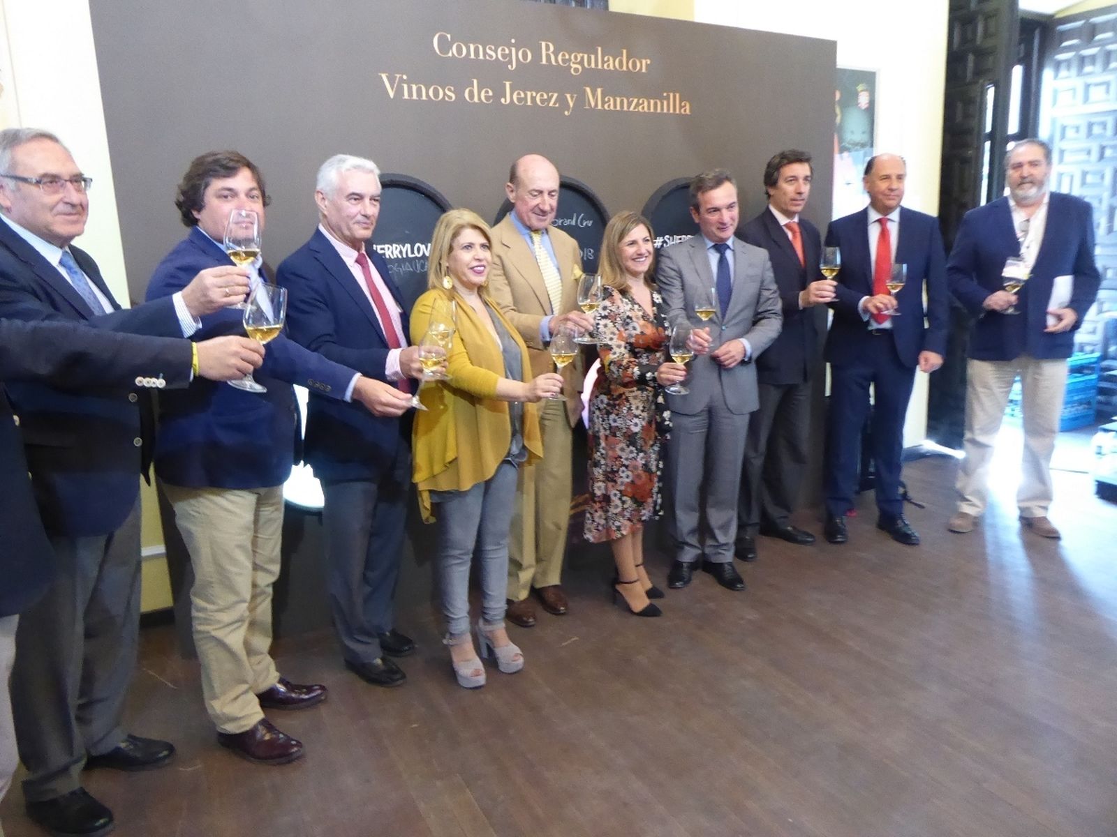 Varios de los firmantes para la puesta en marcha del Grupo Invitec.