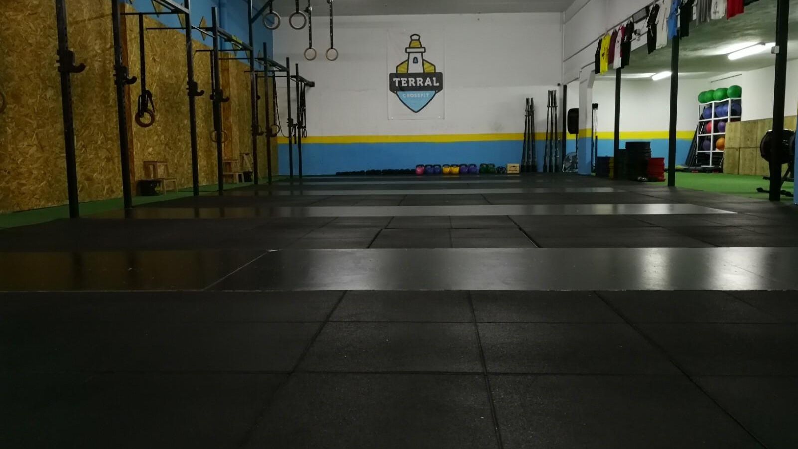 Terral CrossFit está en la calle Riogordo del polígono La Estrella de Málaga.