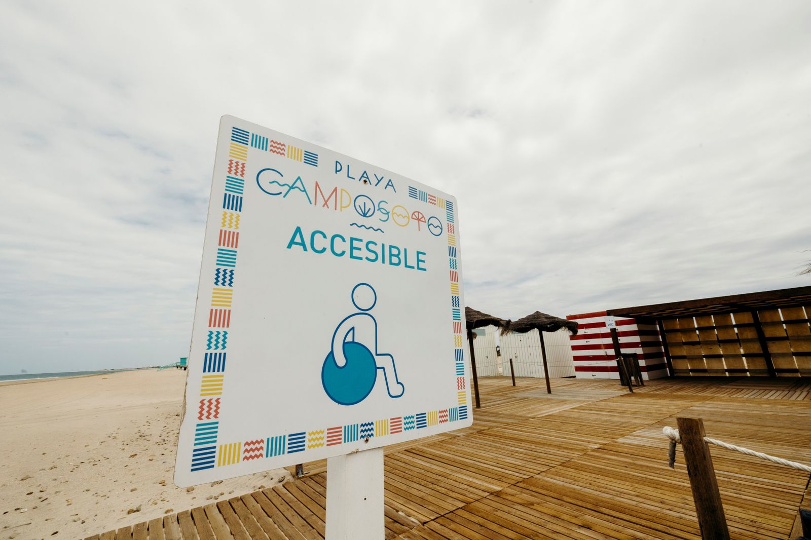 Diez playas de Cádiz accesibles para personas con movilidad reducida