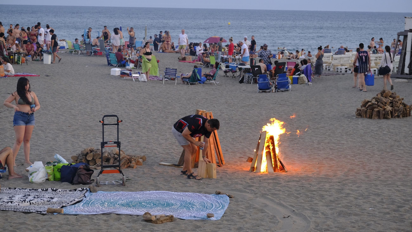 La Noche de San Juan en Almería, en imágenes