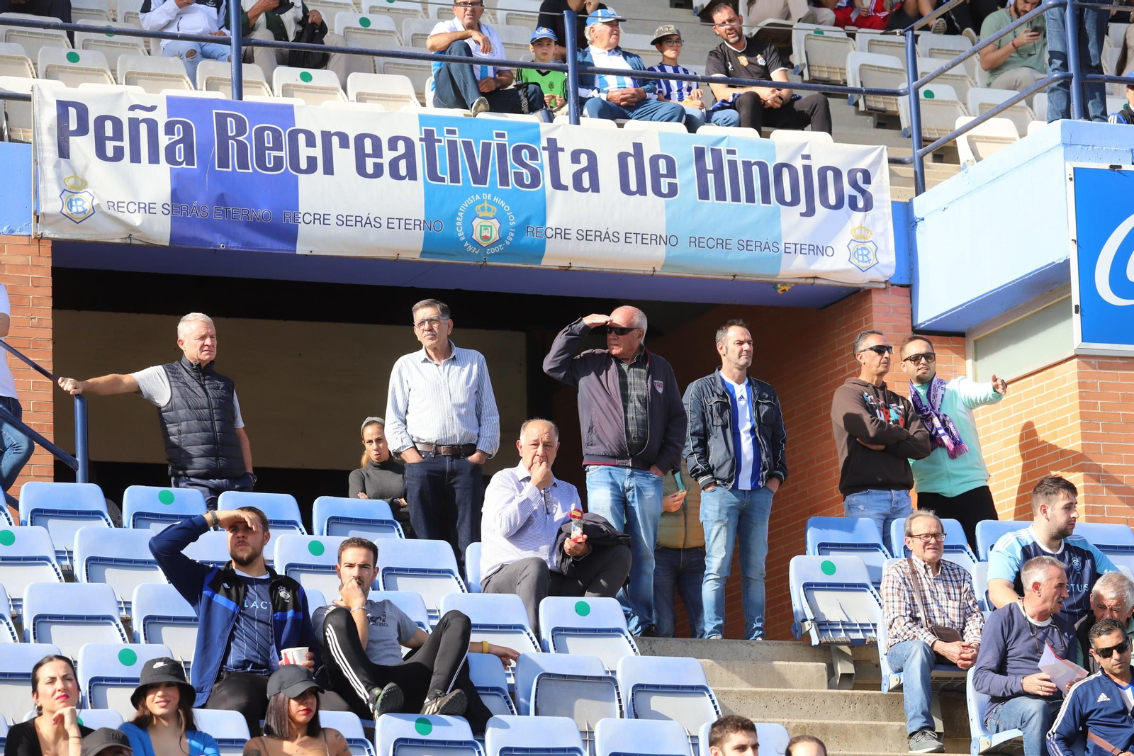 Imágenes del gran ambiente en el Nuevo Colombino para ver el  Recre-Burgos