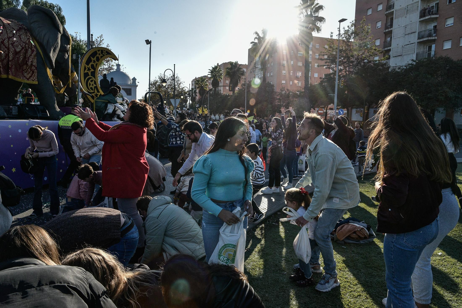 Imágenes del público en las cabalgatas por La Orden, Cardeñas y Las Colonias