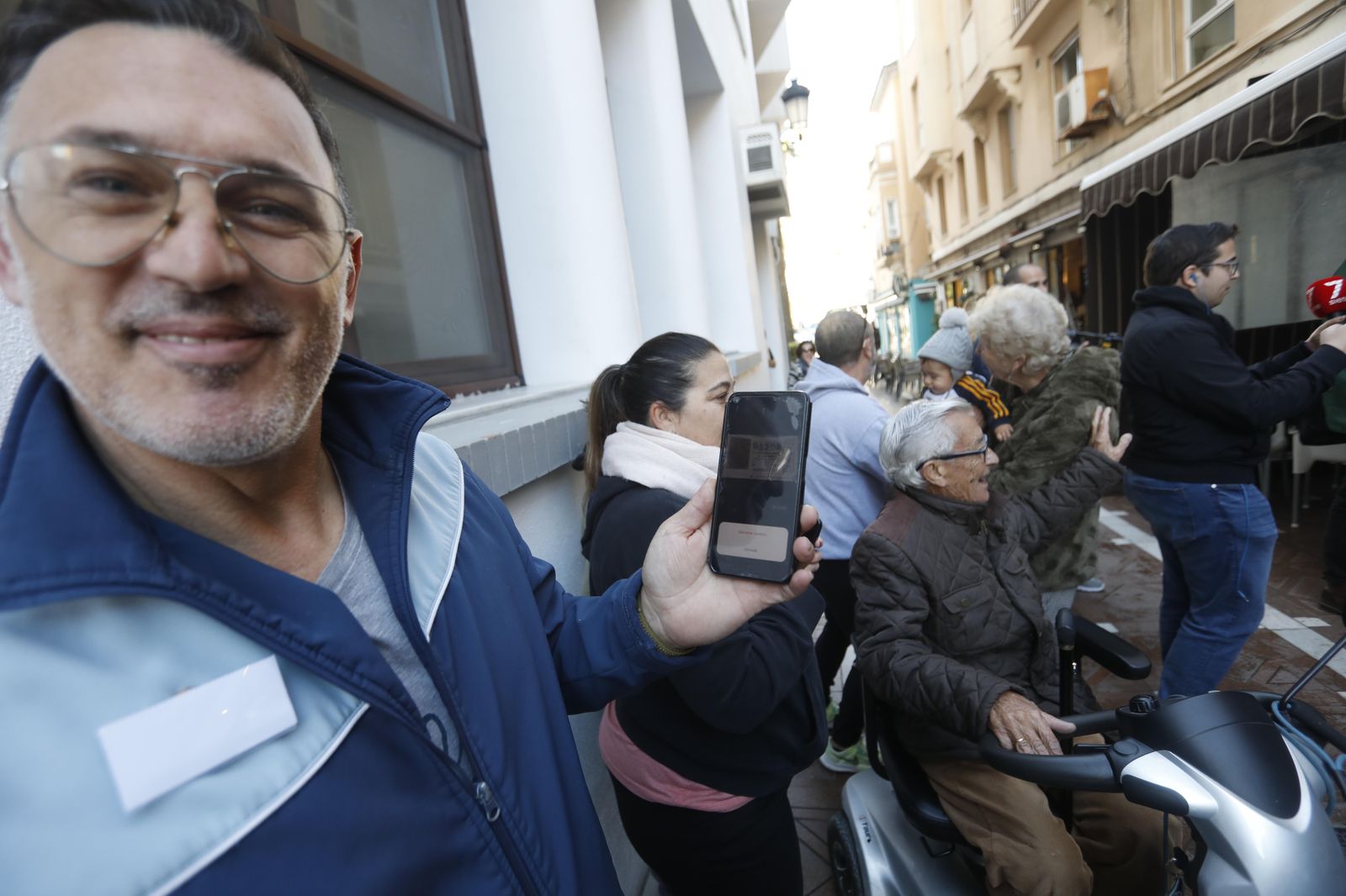 Las fotos de la alegría de los quintos premios en La Línea de la Concepción
