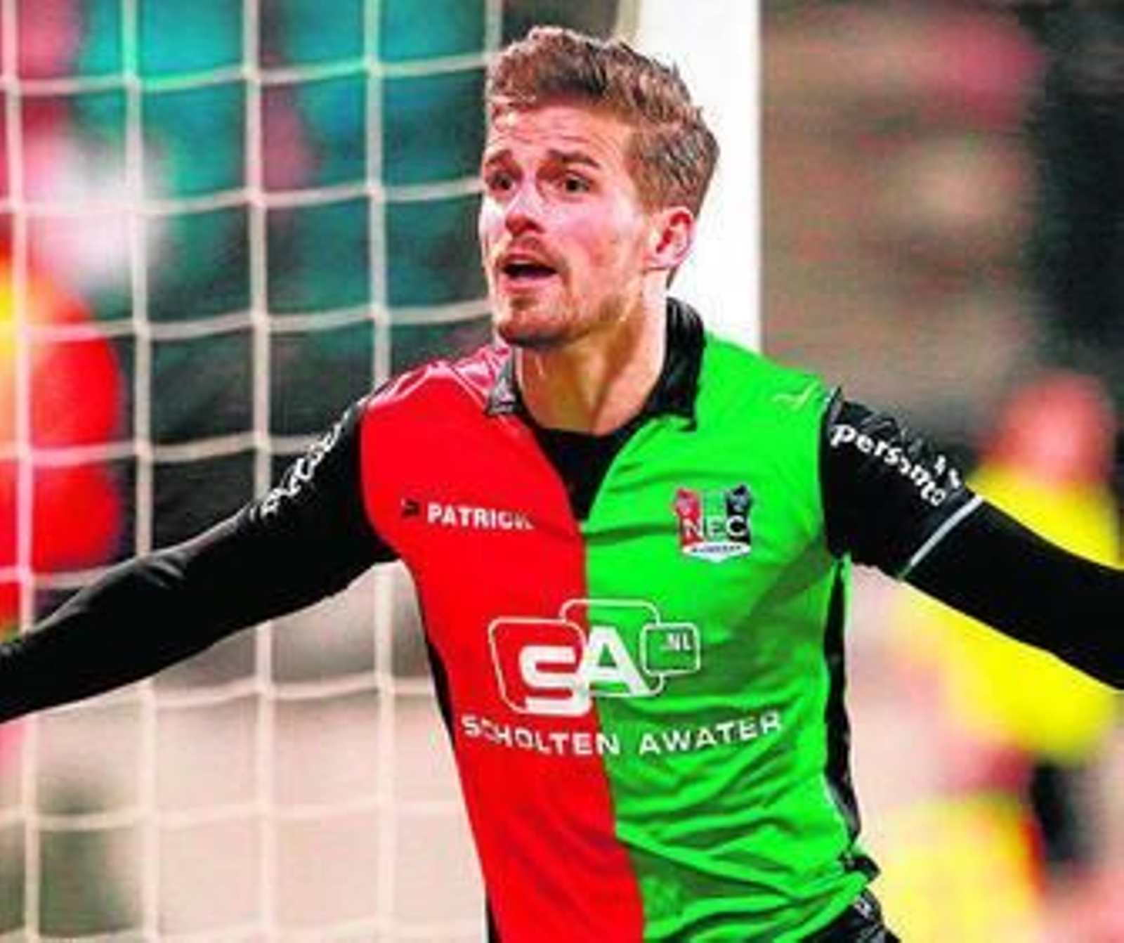 Christian Santos celebra un gol con su antiguo equipo.