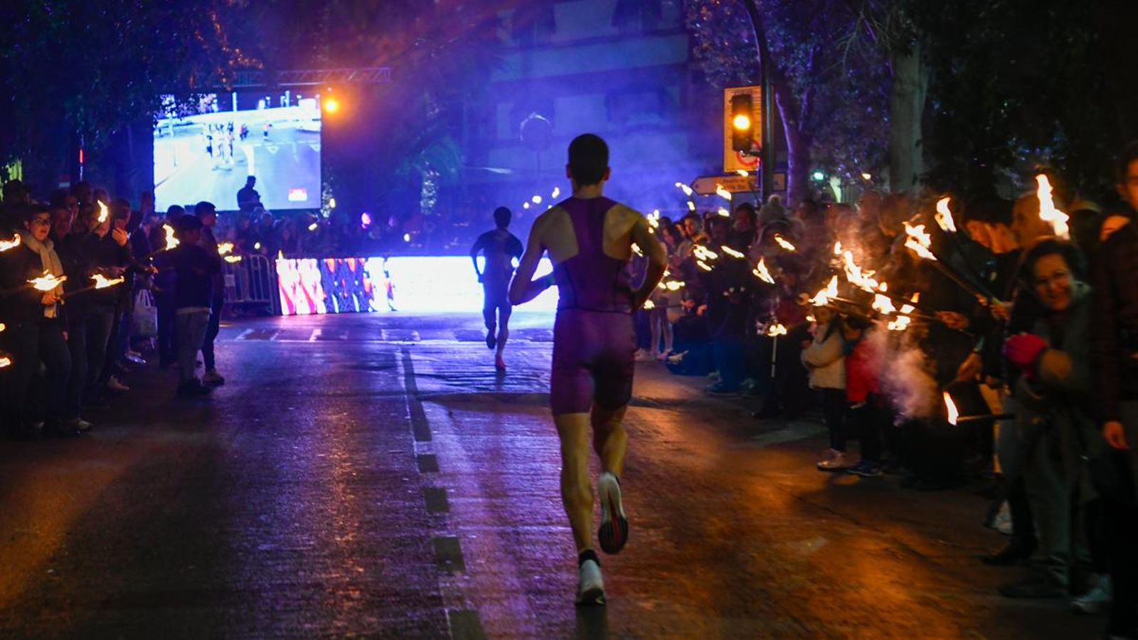 En imágenes: la élite del atletismo mundial despliega su calidad en la Carrera de San Antón de Jaén