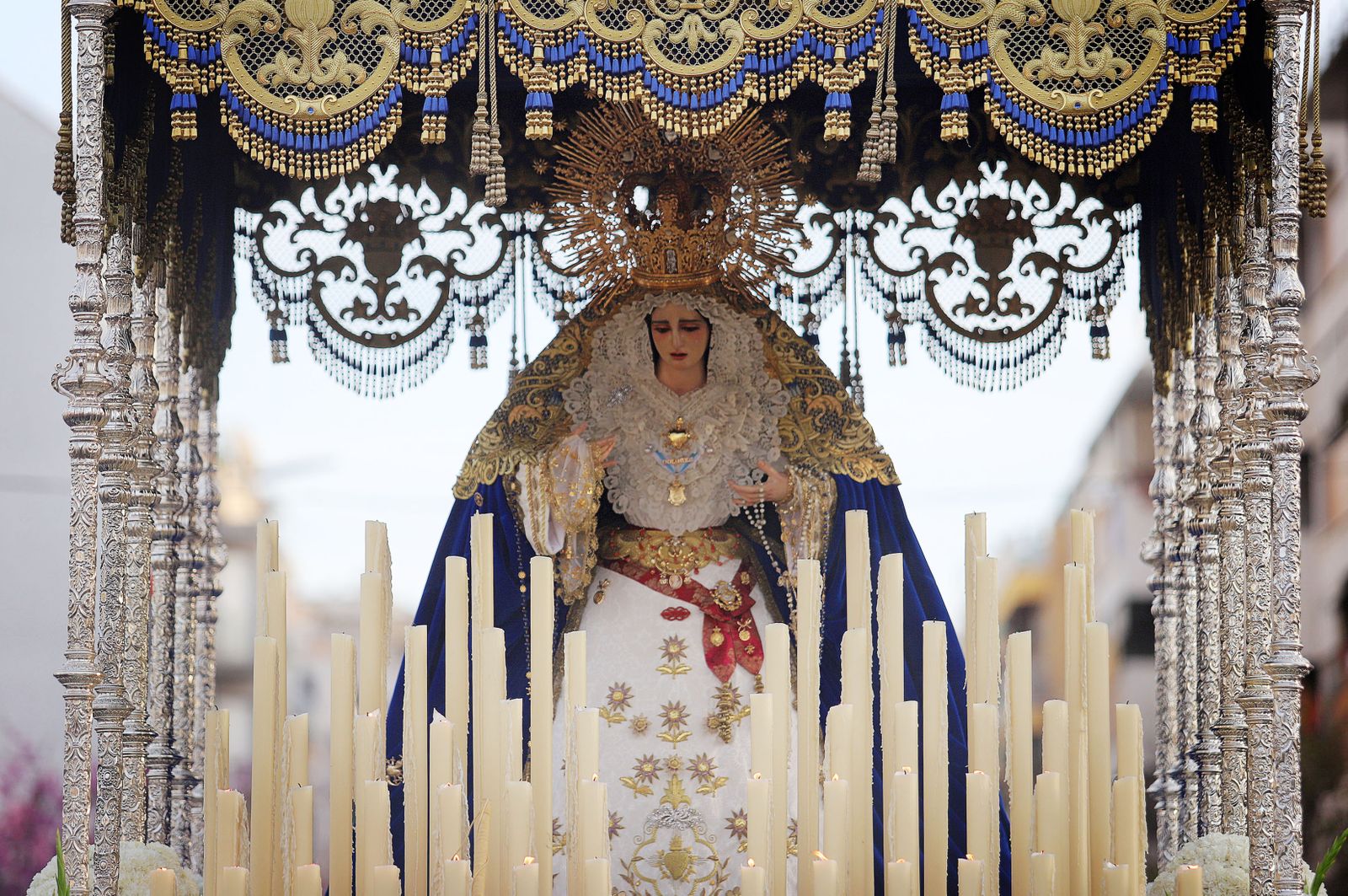 Imágenes de la procesión de la Virgen de los Dolores por Las Colonias