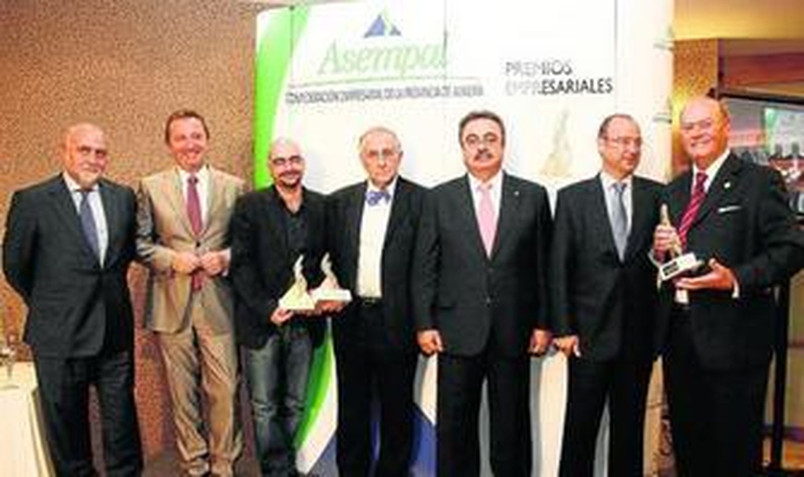 Los miembros de la Cámara tampoco faltaron, entre ellos, Rafael Úbeda, José Cano y Miguel López.