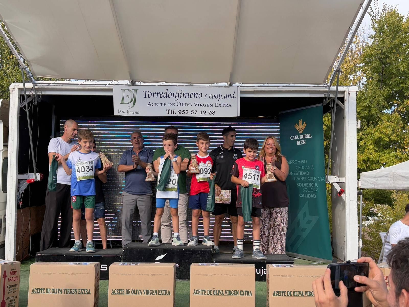 En imágenes: fiesta del atletismo en el XL Cross Internacional del Aceite en Torredonjimeno