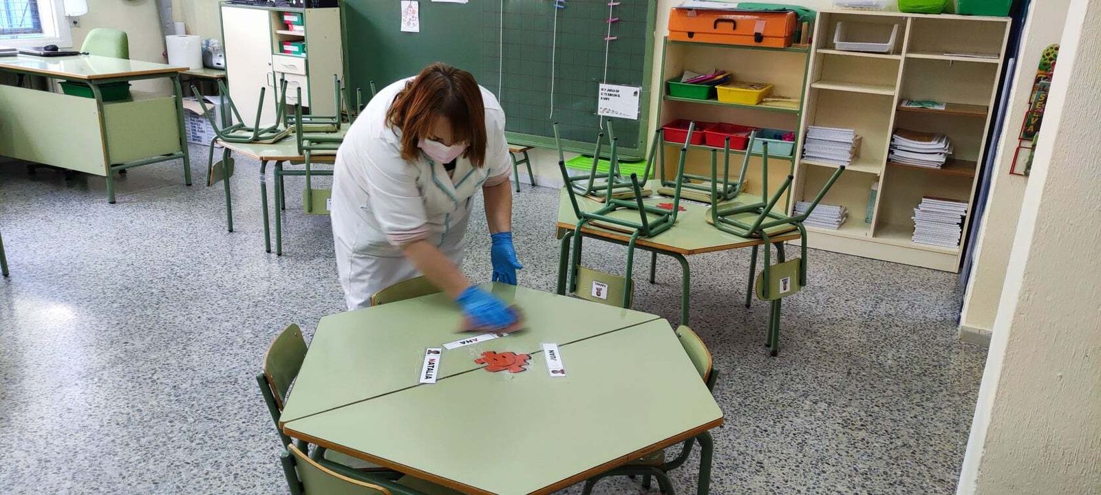 Desinfección de las aulas de los centros educativos.