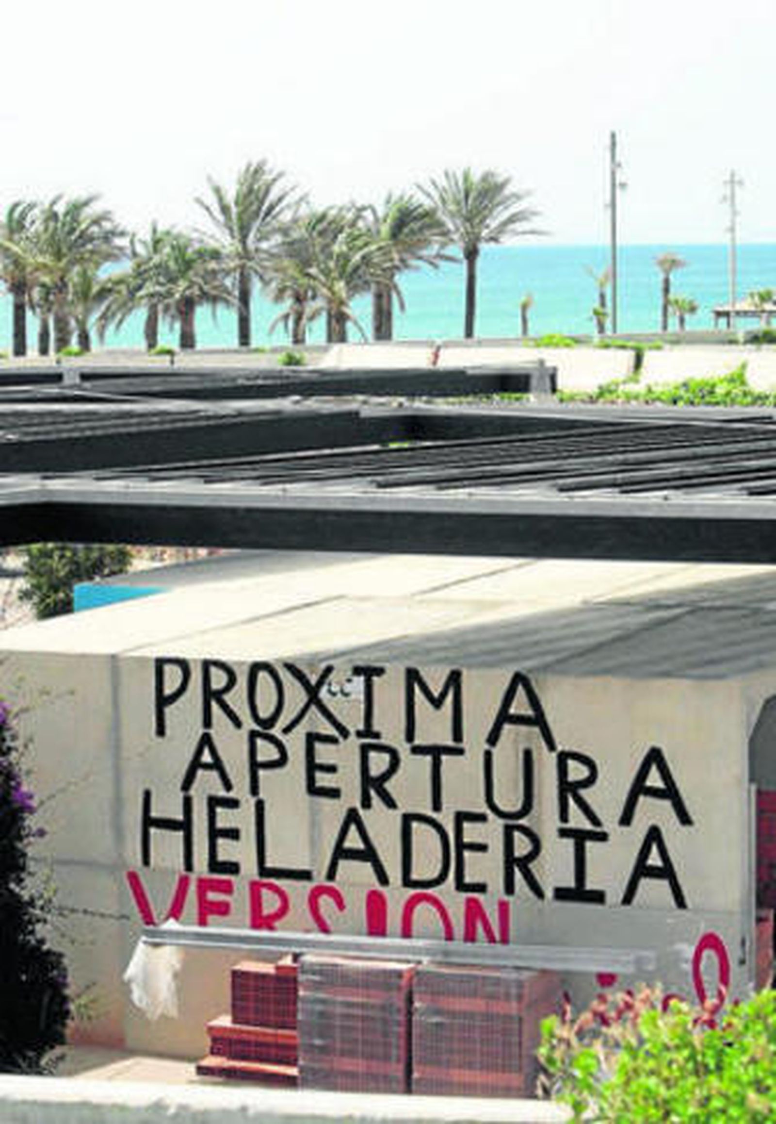 Esta heladería ha terminado ya las obras y se encuentra abierta.