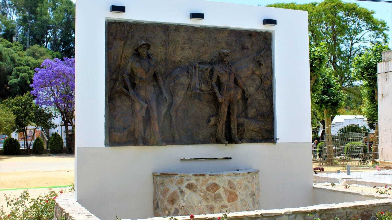 Nuevo monumento a los arrieros