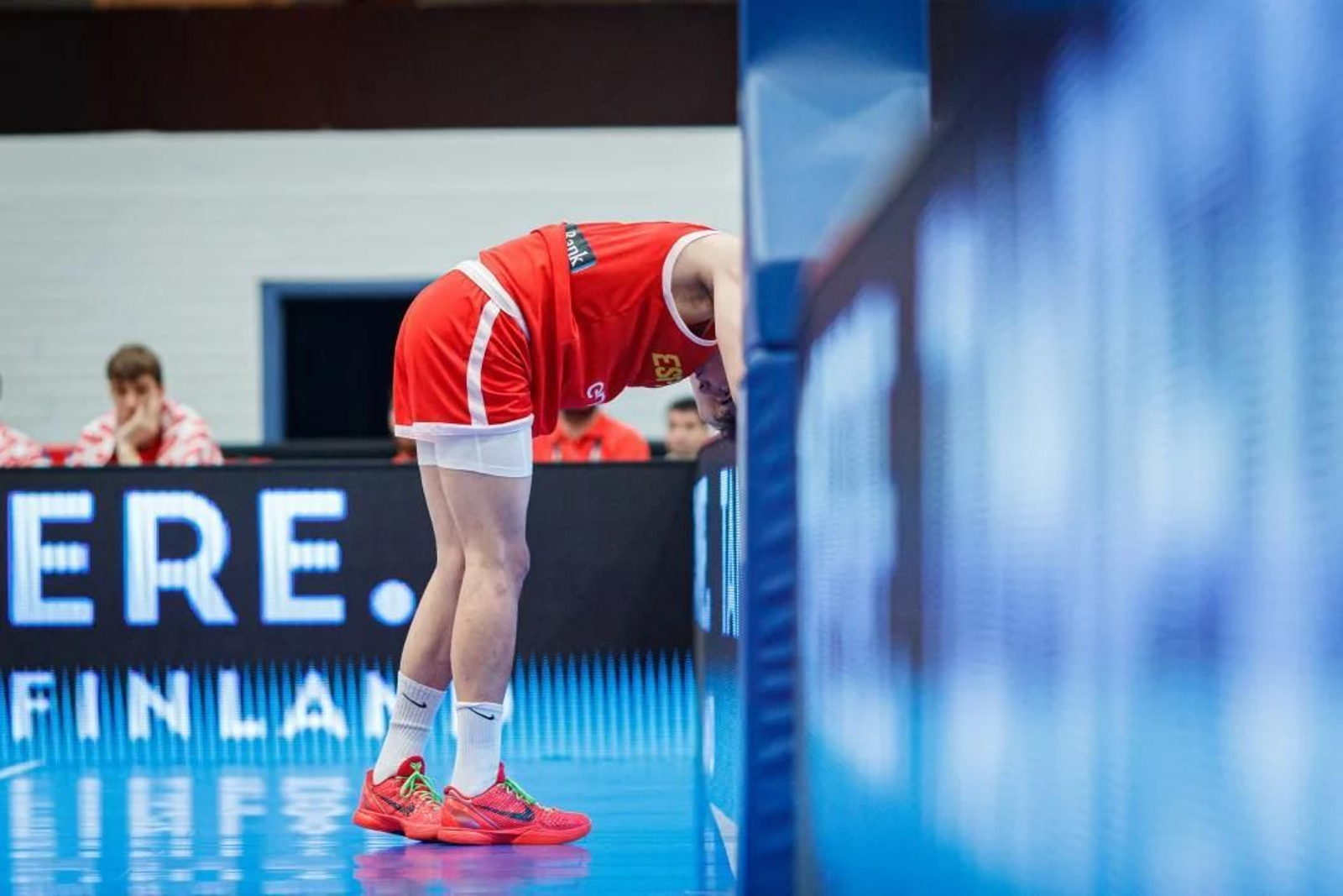 Día aciago de Mario Saint-Supéry en otra debacle de España en el Europeo sub 18