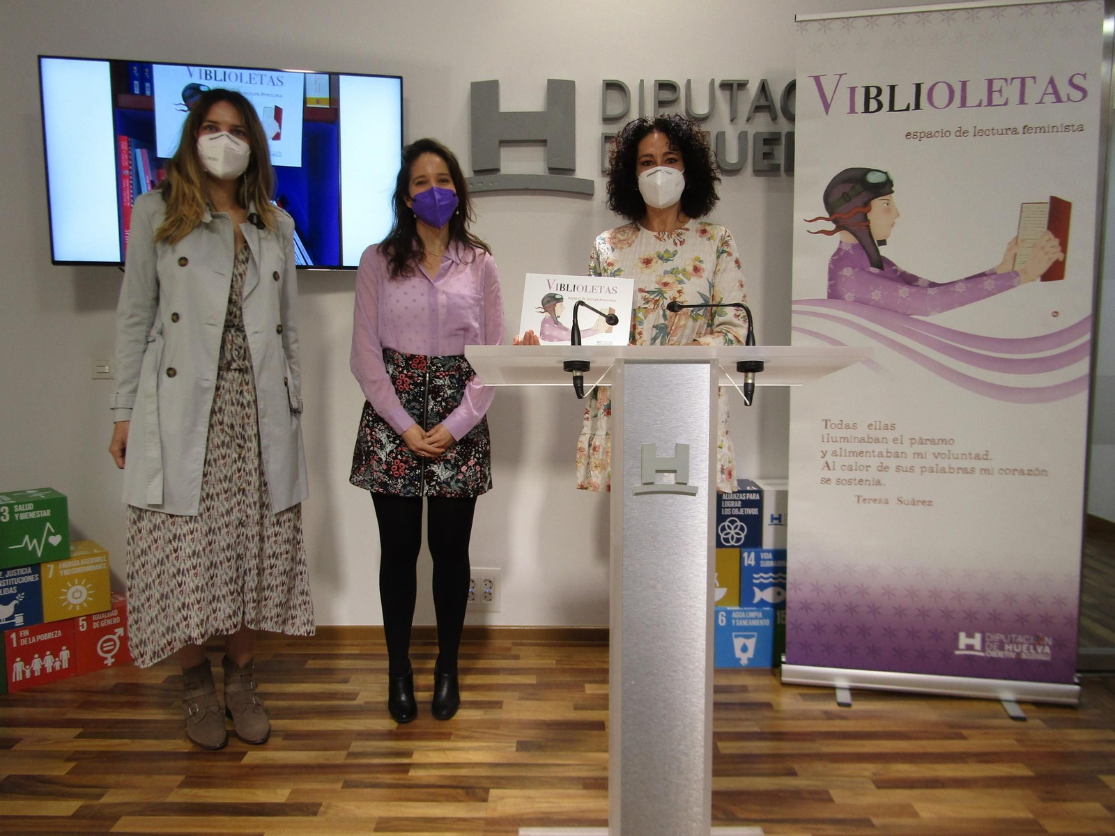 Lourdes Martín junto a las colaboradoras durante la presentación del proyecto.