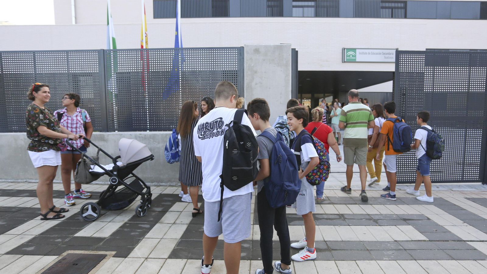 Alumnos estrenan el nuevo instituto de Teatinos en septiembre de 2019.