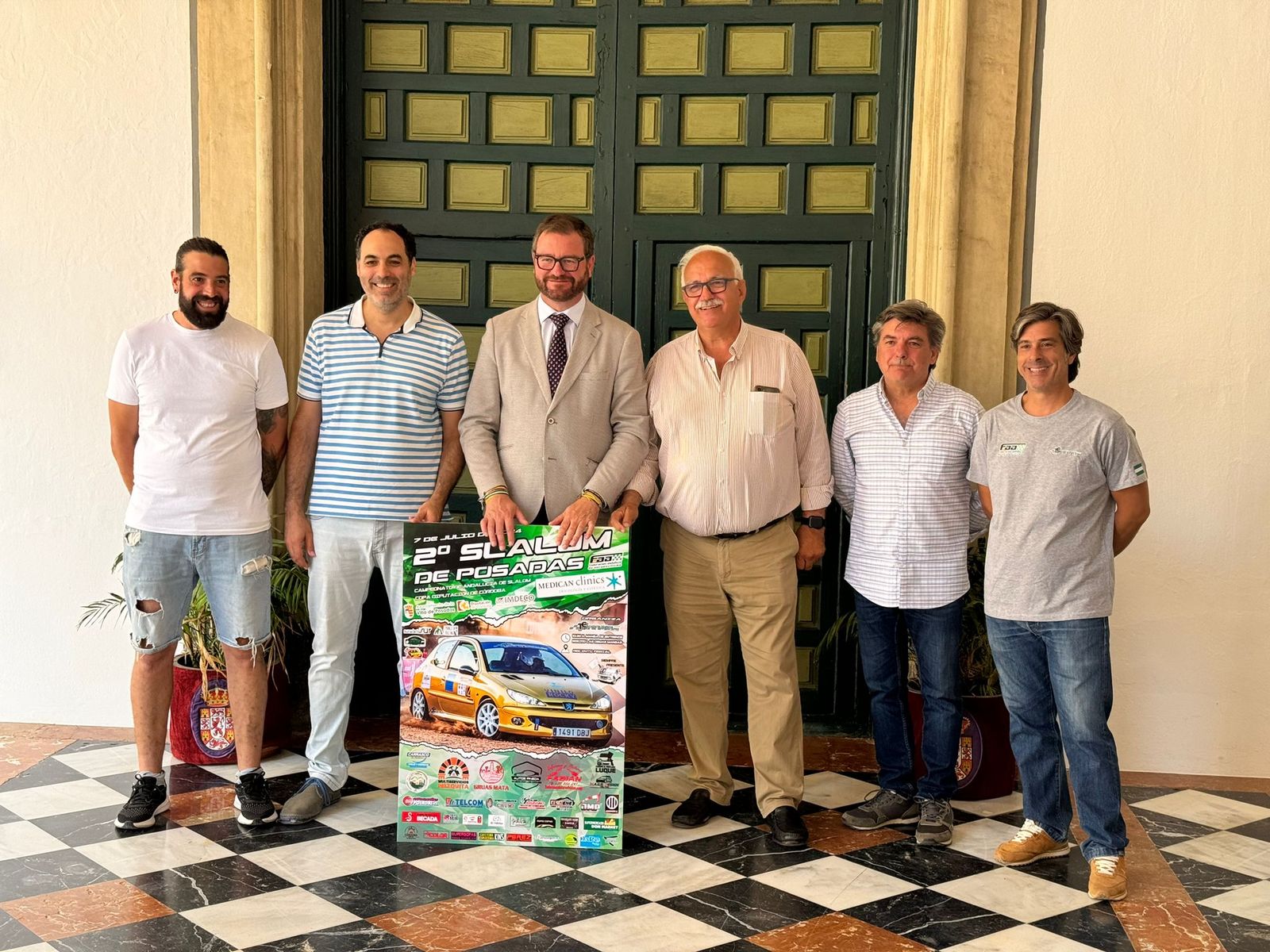 Las autoridades y organizadores, durante la presentación del evento.