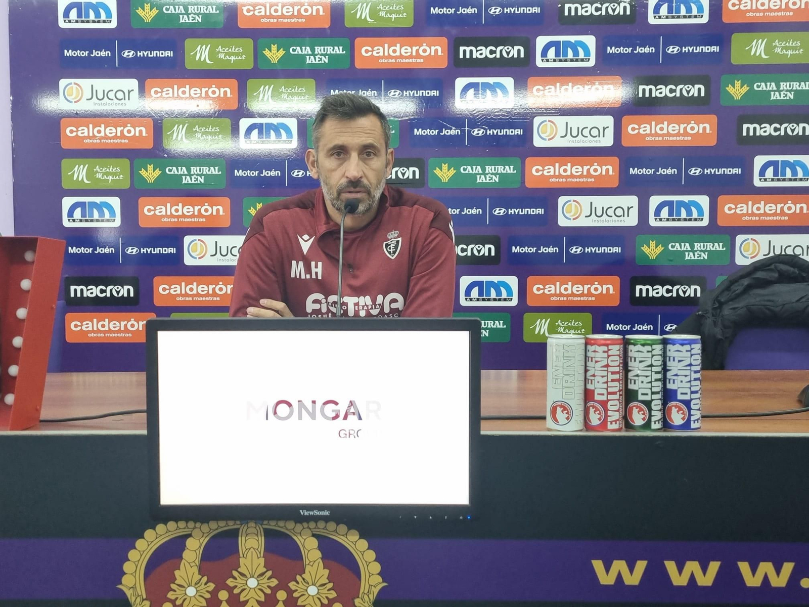 Manolo Herrero atiende a los medios en rueda de prensa.