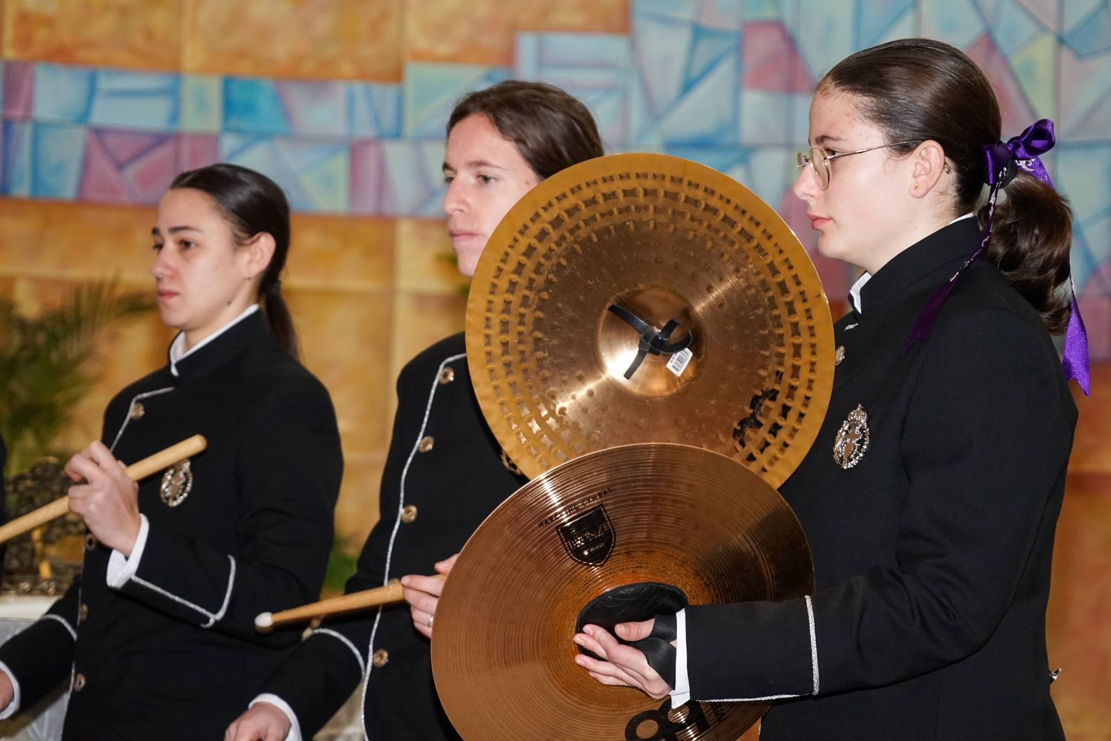 La AM de Las Angustias de Vícar viste de gala su música con un nuevo uniforme