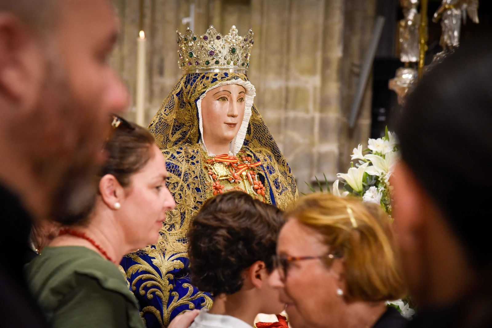 Besamanos de la Virgen de los Reyes