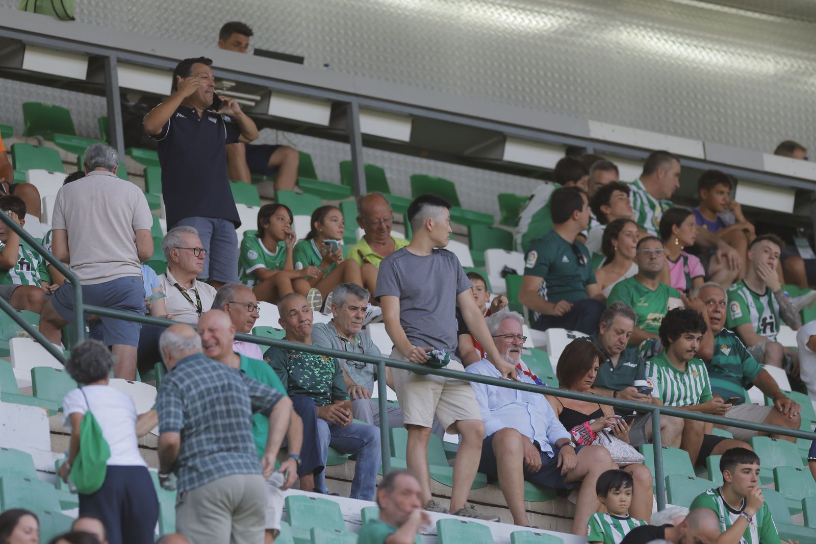 Búscate en las fotos del Betis-Atlético de Madrid