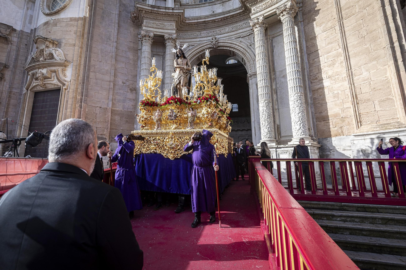 traslado columna semana santa cadiz 10.jpg