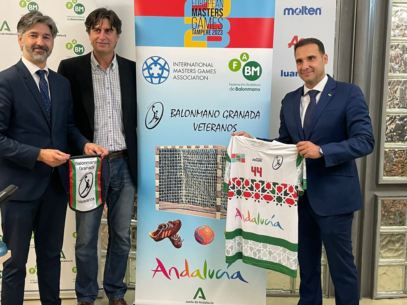 Momento de la presentación de la Asociación de Veteranos de Granada que competirá en Finlandia.